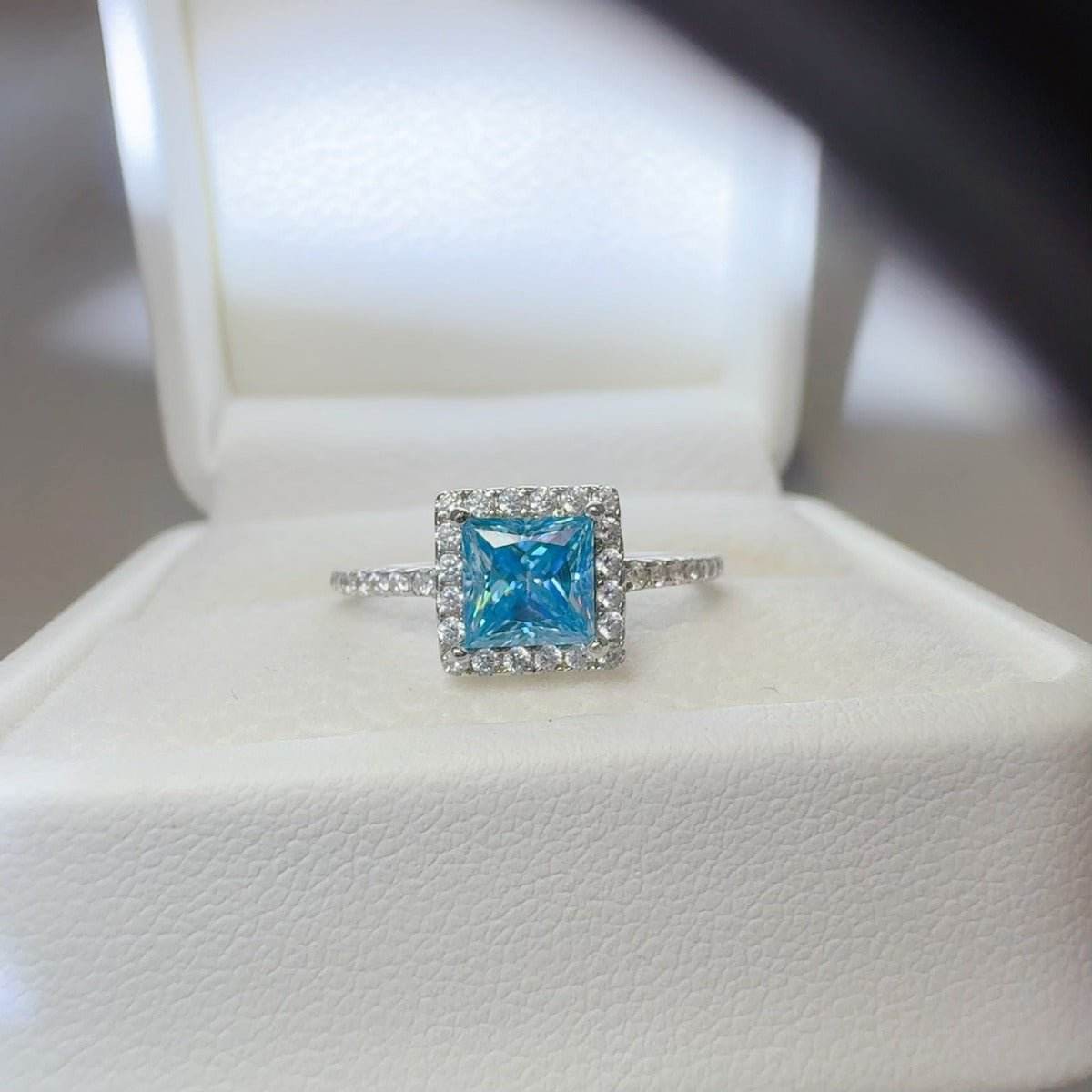 2 Carat Moissanite 925 Sterling Silver Square Shape Ring - Delanoir