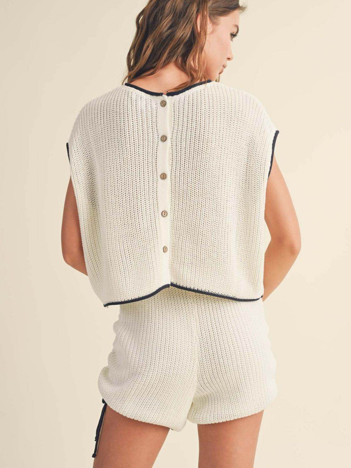 Contrast Trim Round Neck Top and Shorts Sweater Set - Delanoir