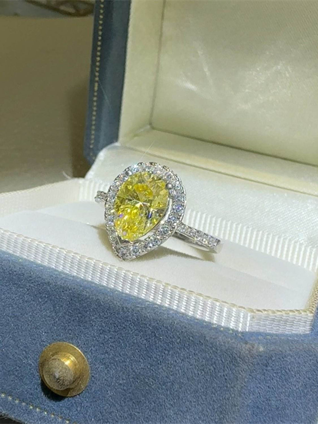 2 Carat Moissanite 925 Sterling Silver Teardrop Shape Ring - Delanoir