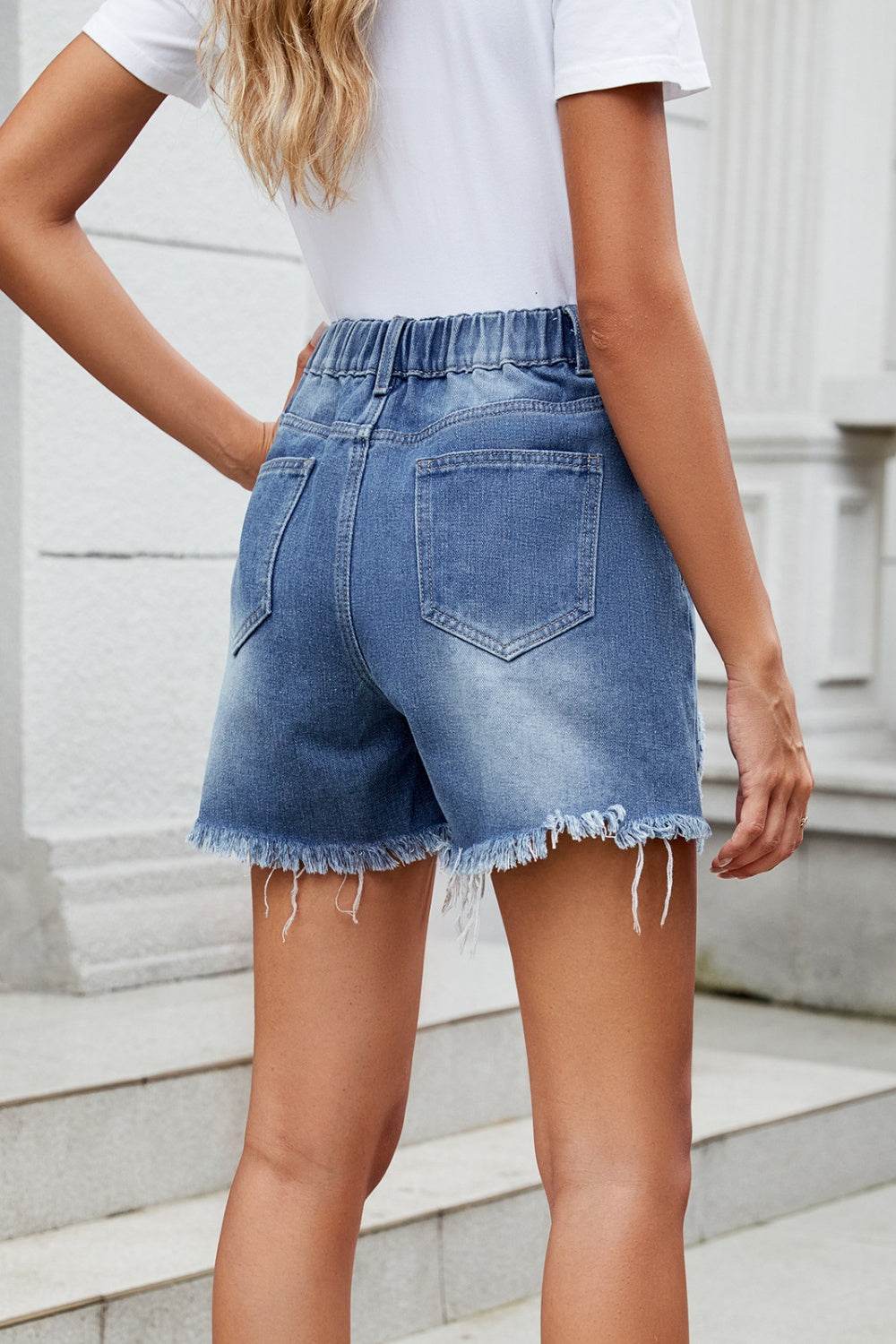 Distressed Raw Hem Asymmetric Waist Denim Shorts - Delanoir