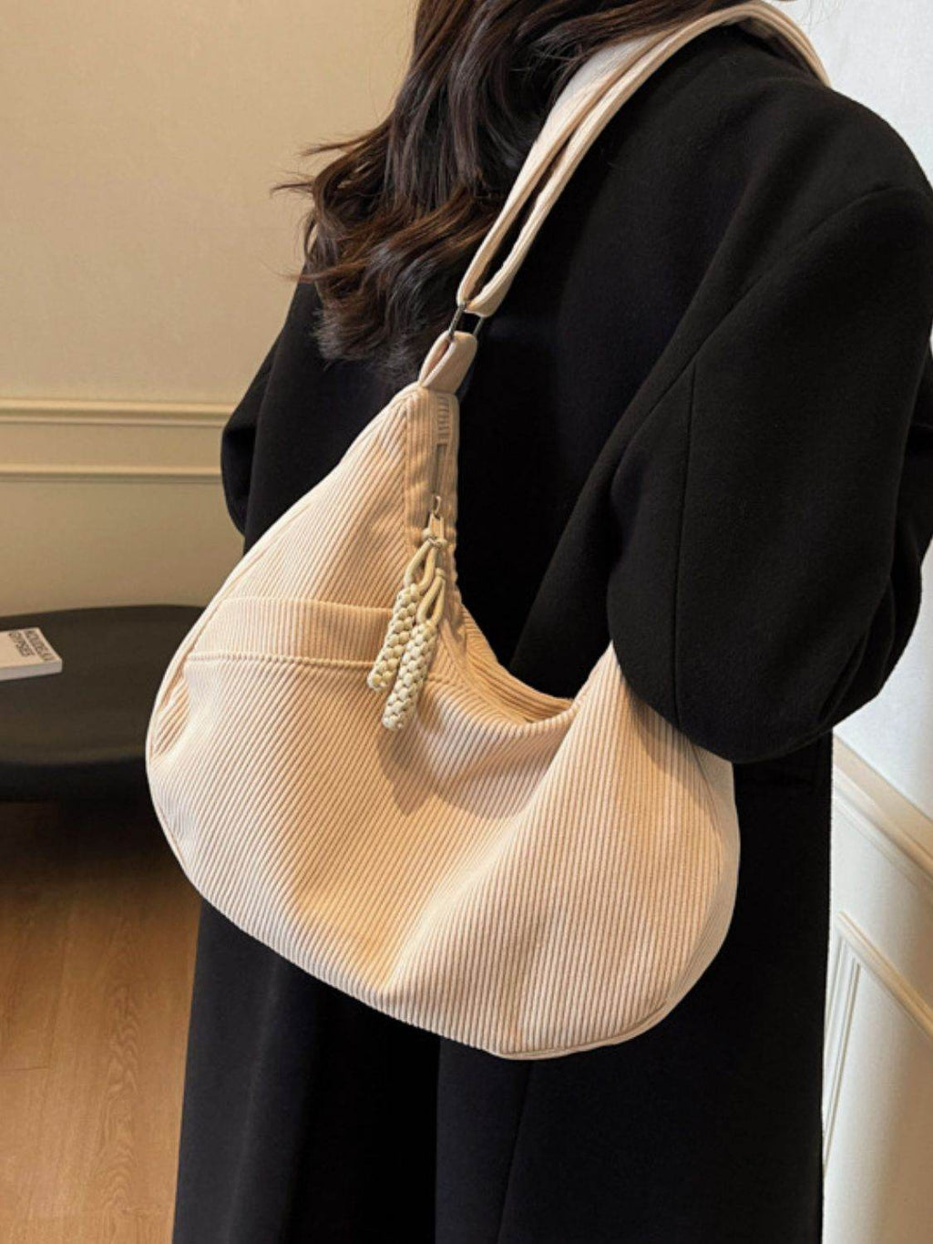 Ribbed Adjustable Strap Shoulder Bag - Delanoir