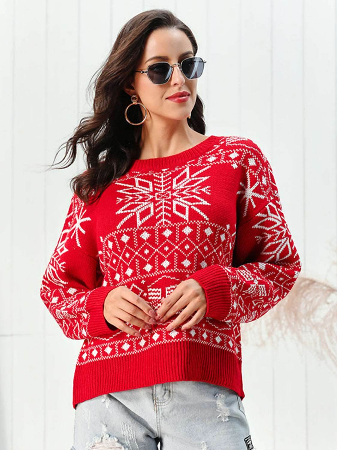 Snowflake Pattern Round Neck Sweater - Delanoir