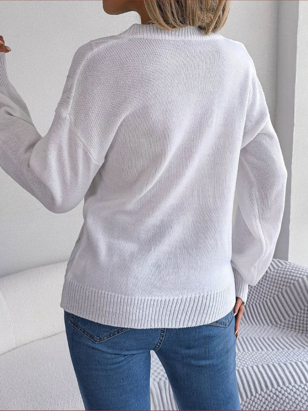 Cable-Knit Buttoned V-Neck Sweater - Delanoir