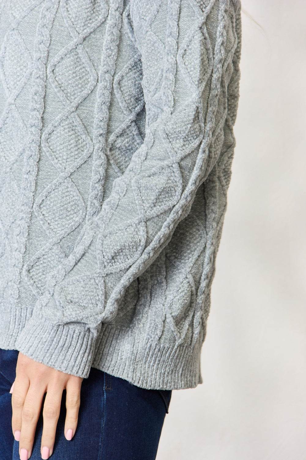 BiBi Cable Knit Round Neck Sweater - Delanoir