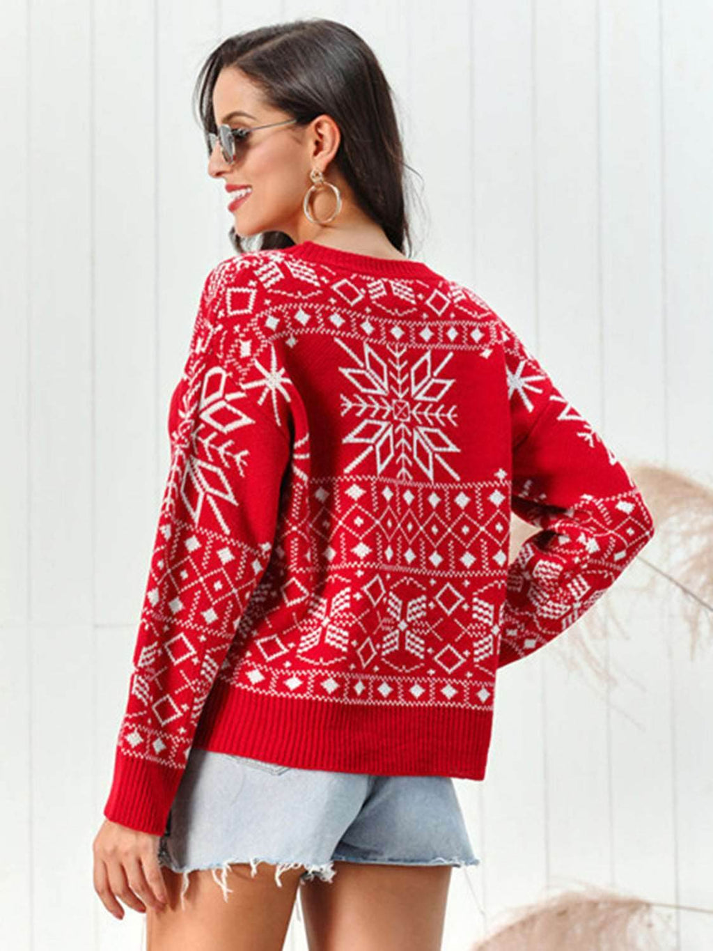 Snowflake Pattern Round Neck Sweater - Delanoir