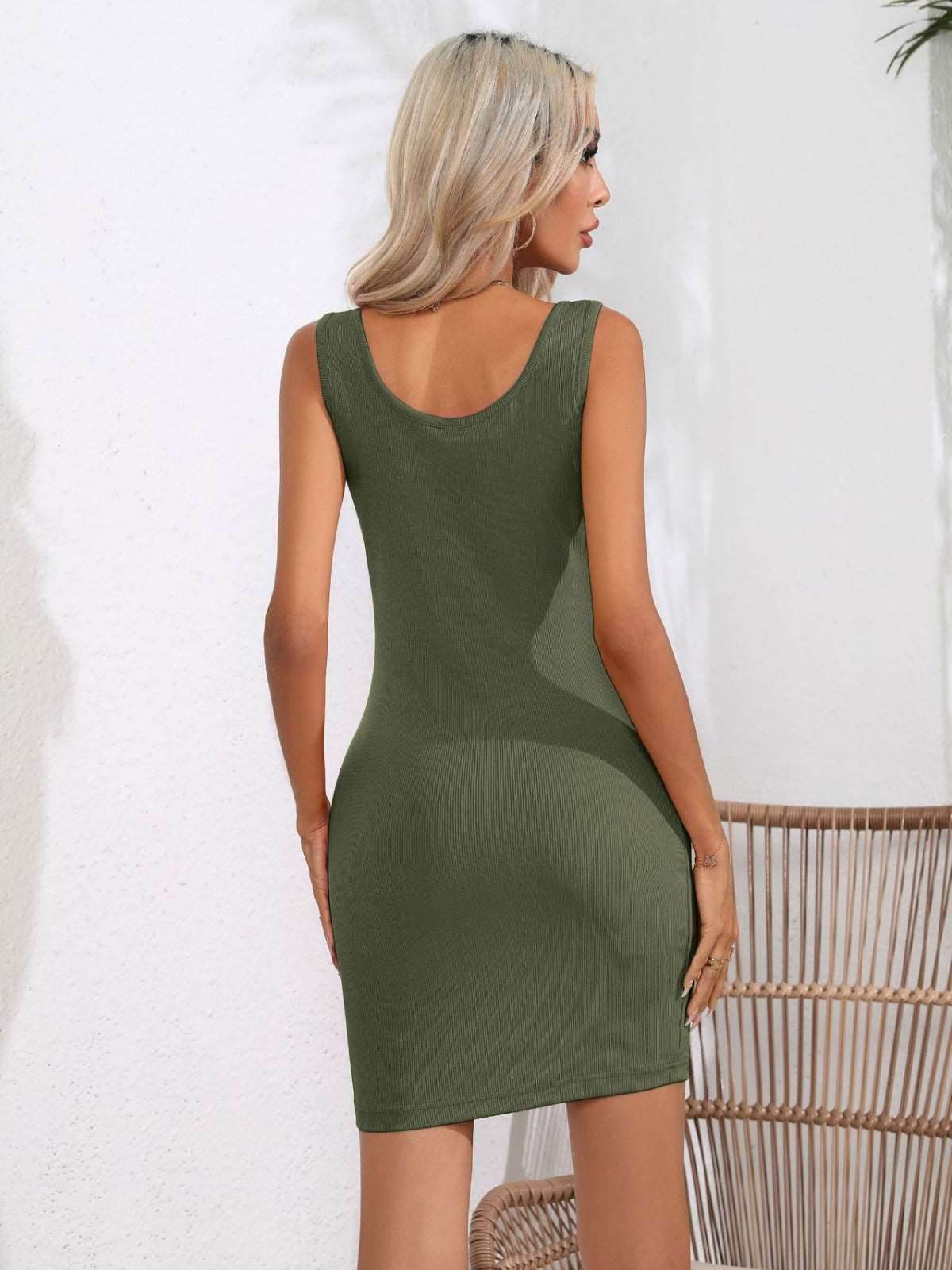 Scoop Neck Sleeveless Bodycon Dress - Delanoir