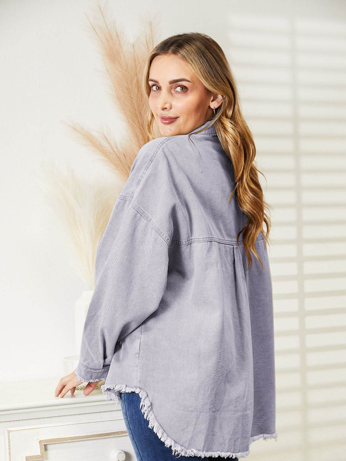 Distressed Raw Hem Denim Jacket - Delanoir