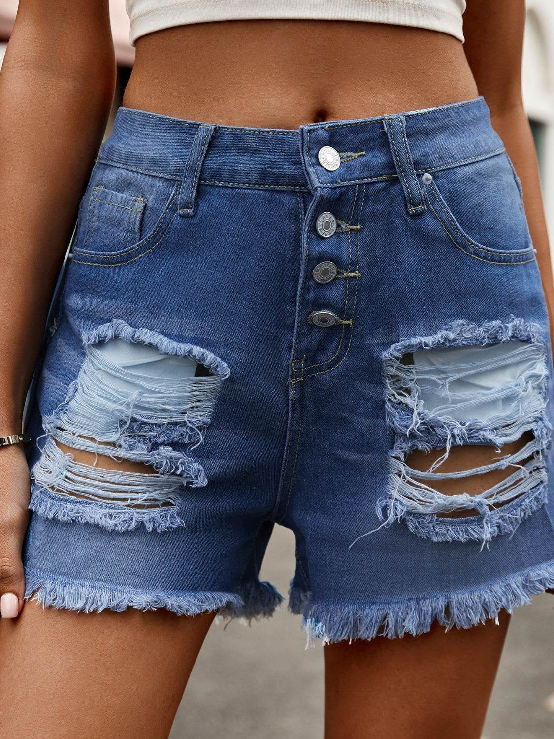 Distressed Raw Hem Denim Shorts - Delanoir