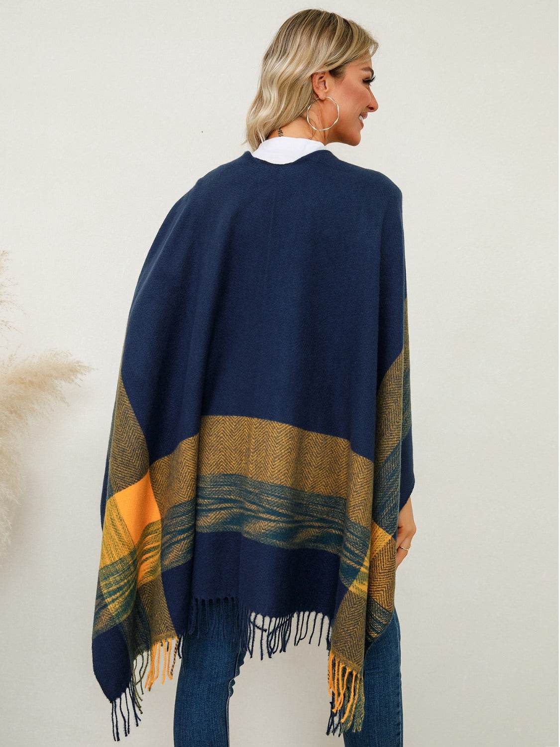 Fringe Contrast Plaid Poncho - Delanoir