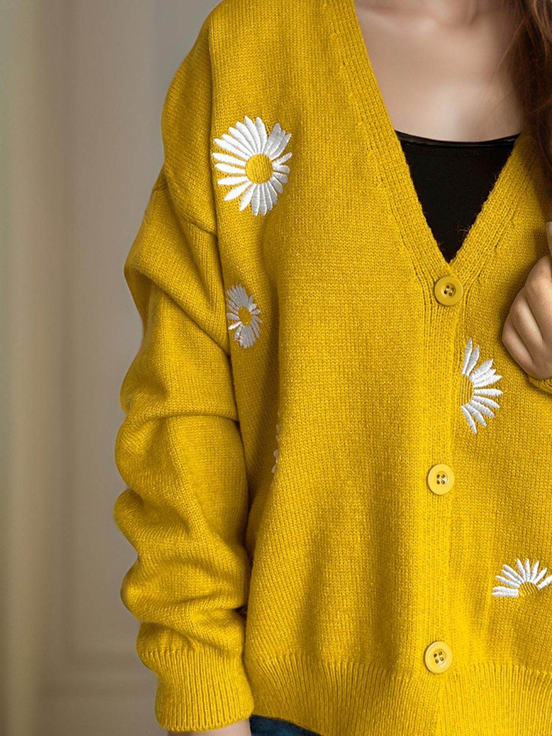 Daisy Button Up V-Neck Cardigan - Delanoir
