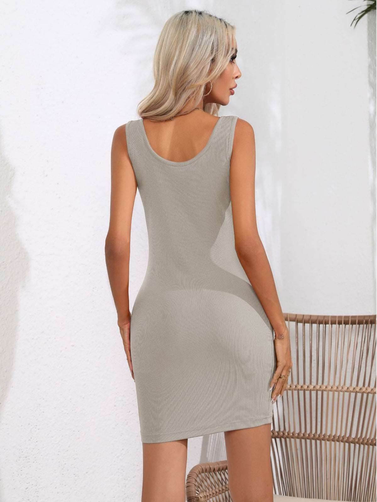 Scoop Neck Sleeveless Bodycon Dress - Delanoir