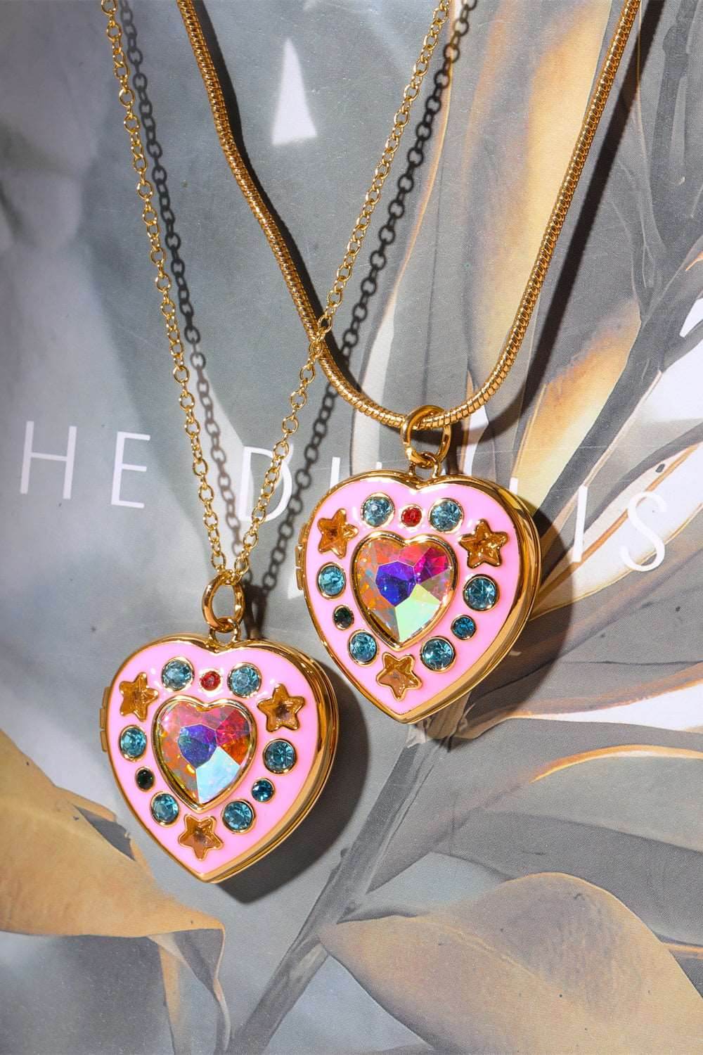 Rhinestone Decor Heart Box Pendant Necklace - Delanoir