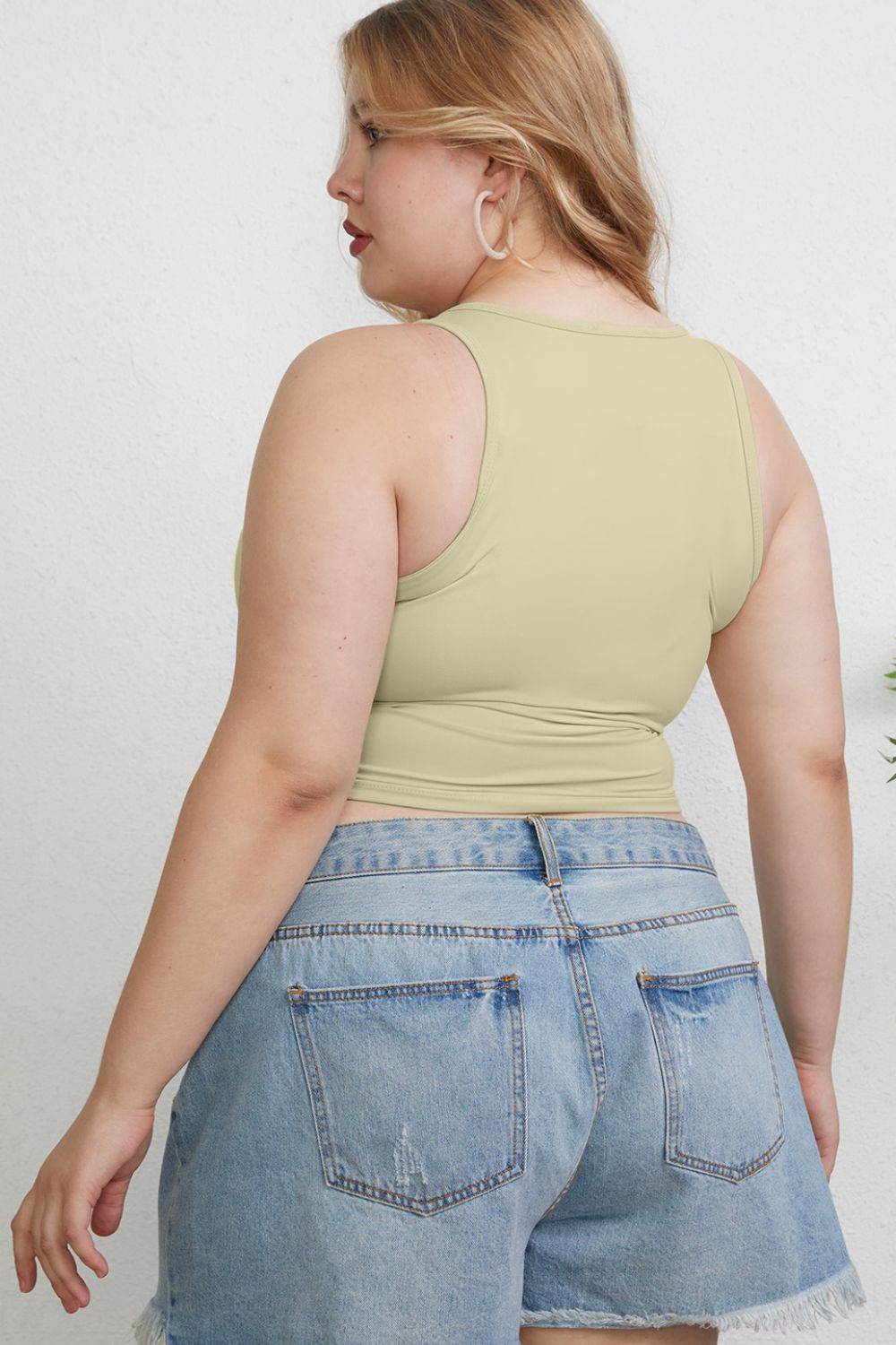 Basic Bae Full Size Round Neck Slim Tank - Delanoir