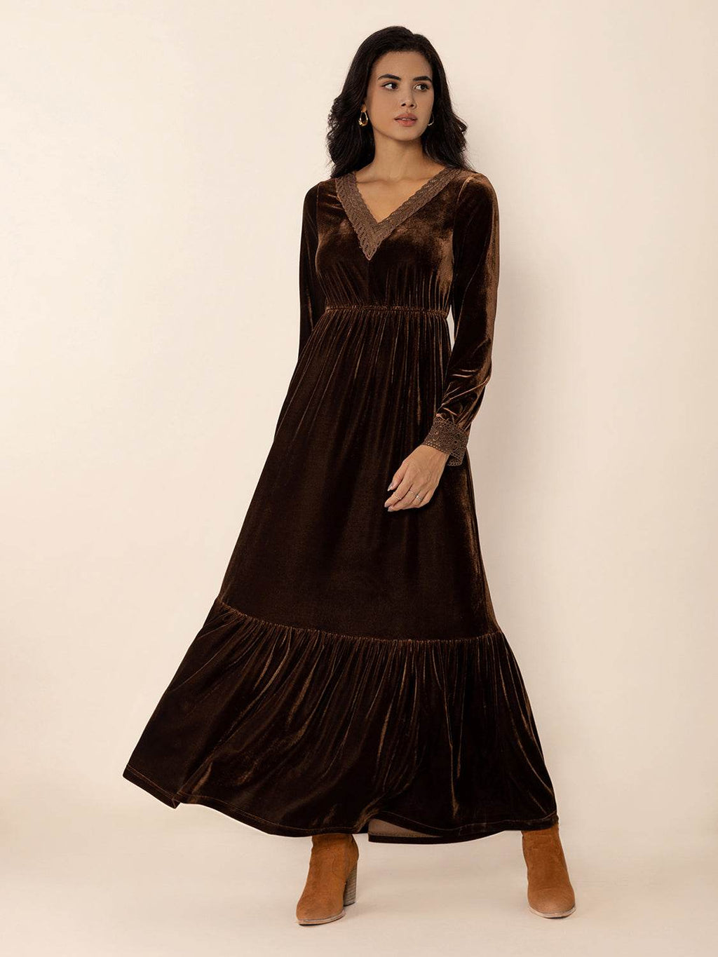 Lace Detail V-Neck Long Sleeve Maxi Dress - Delanoir