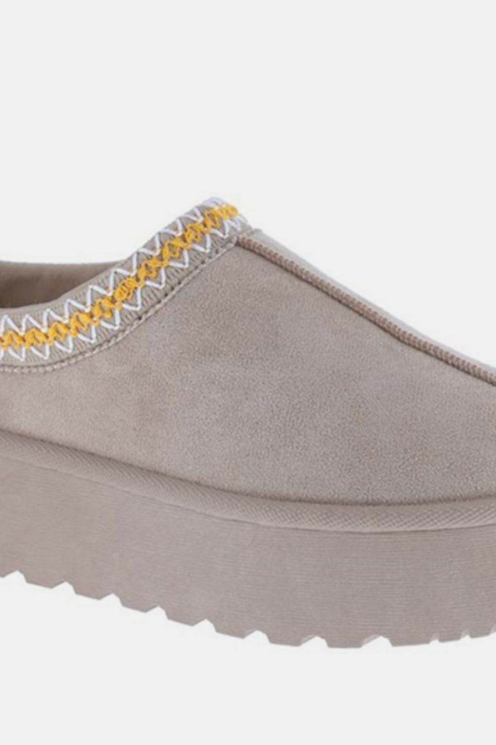 Weeboo Platform Embroidered Trim Slip-On Boots - Delanoir