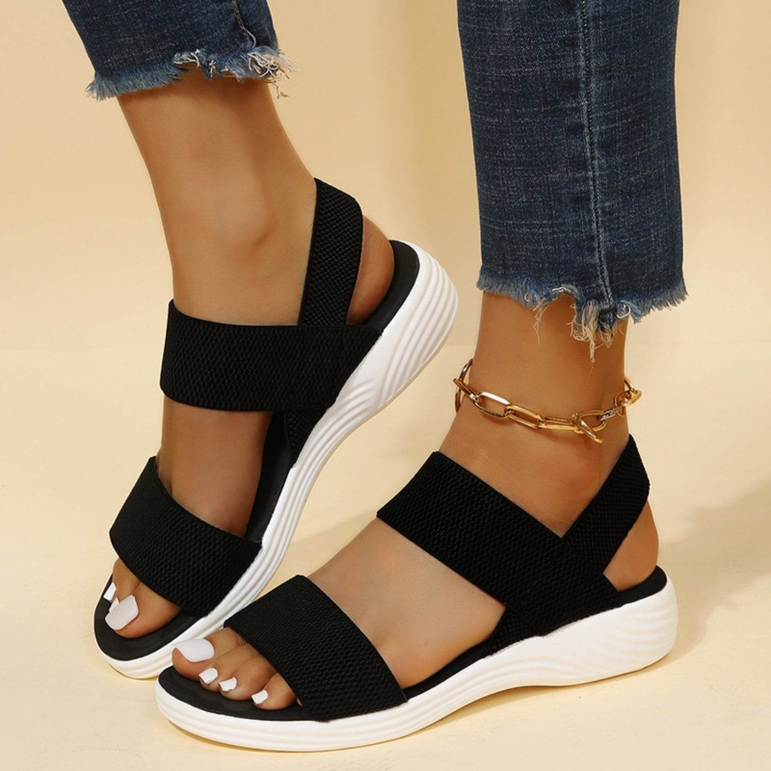 Rubber Open Toe Low Heel Sandals - Delanoir