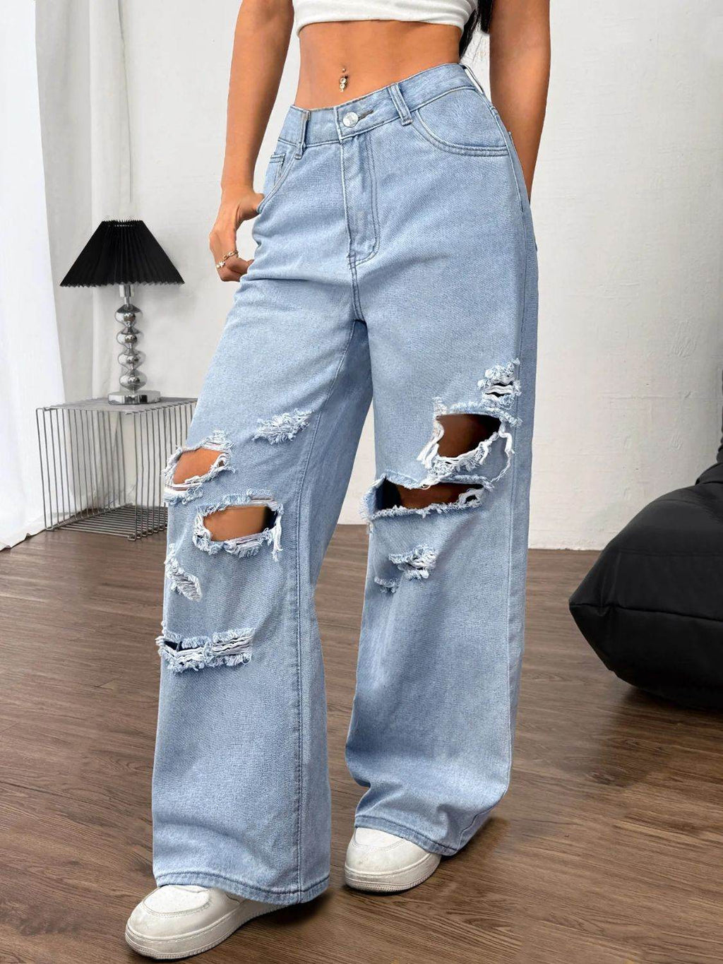 Distressed Wide Leg Jeans with Pockets - Delanoir