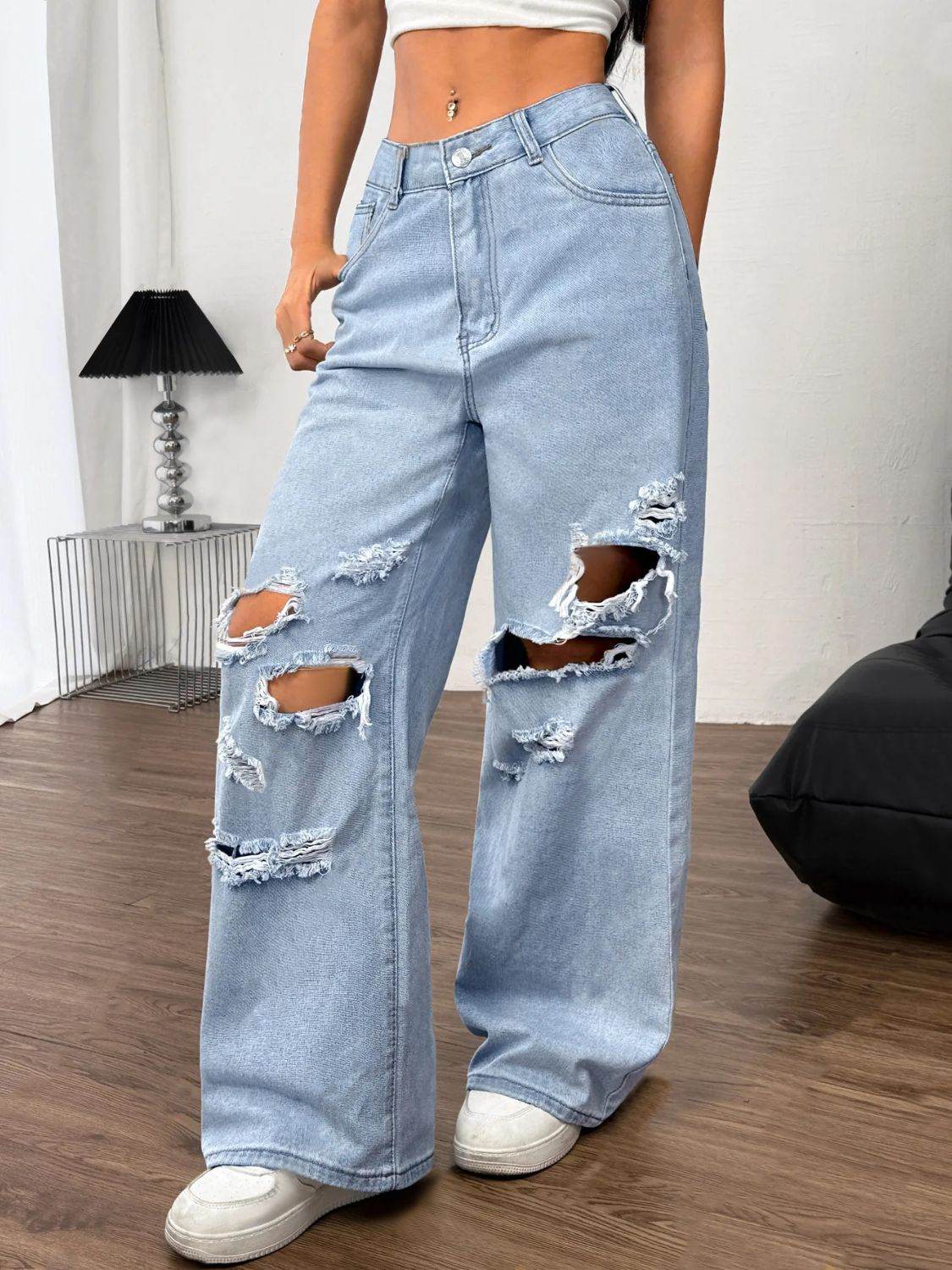 Distressed Wide Leg Jeans with Pockets - Delanoir