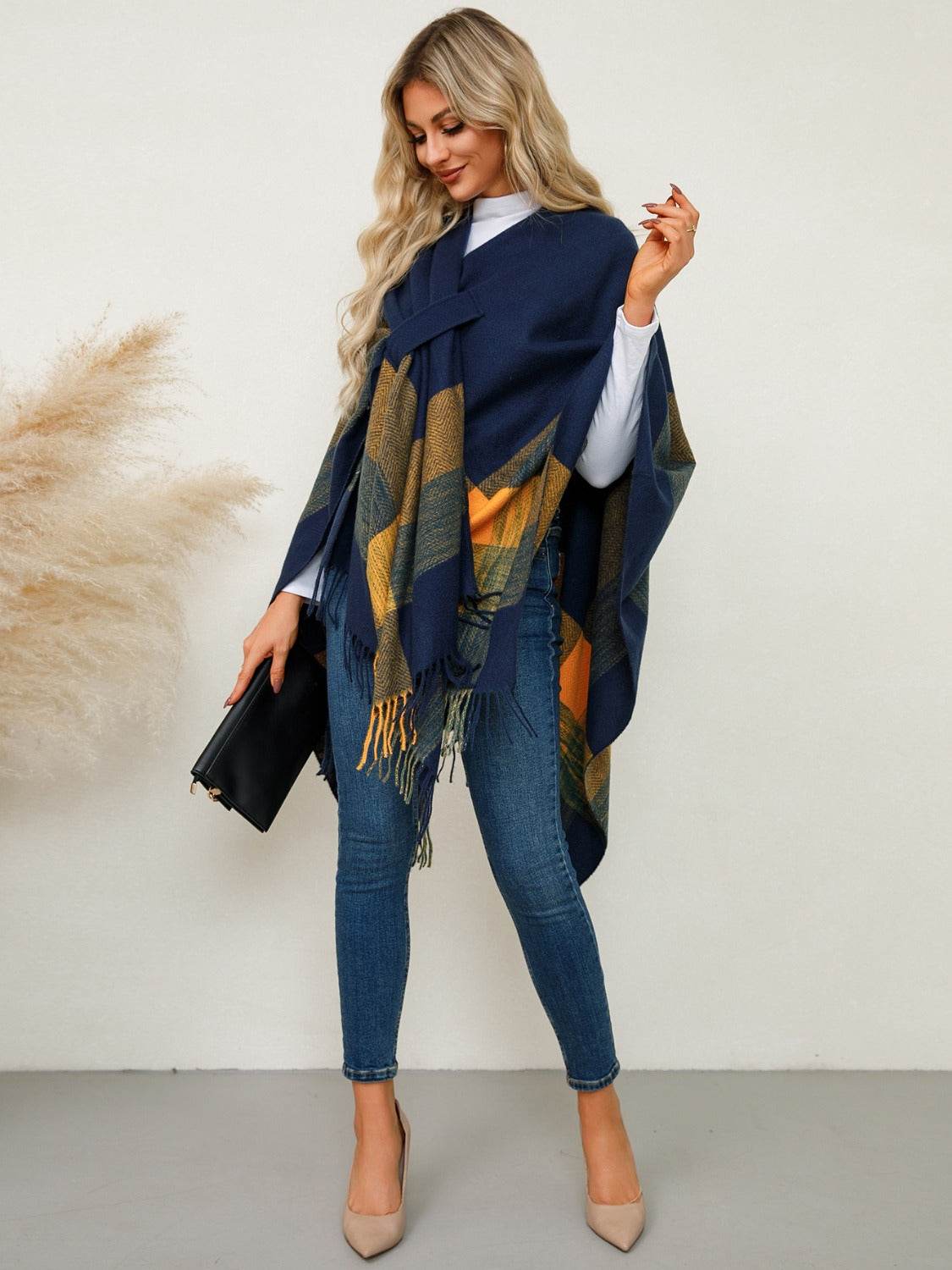 Fringe Contrast Plaid Poncho - Delanoir