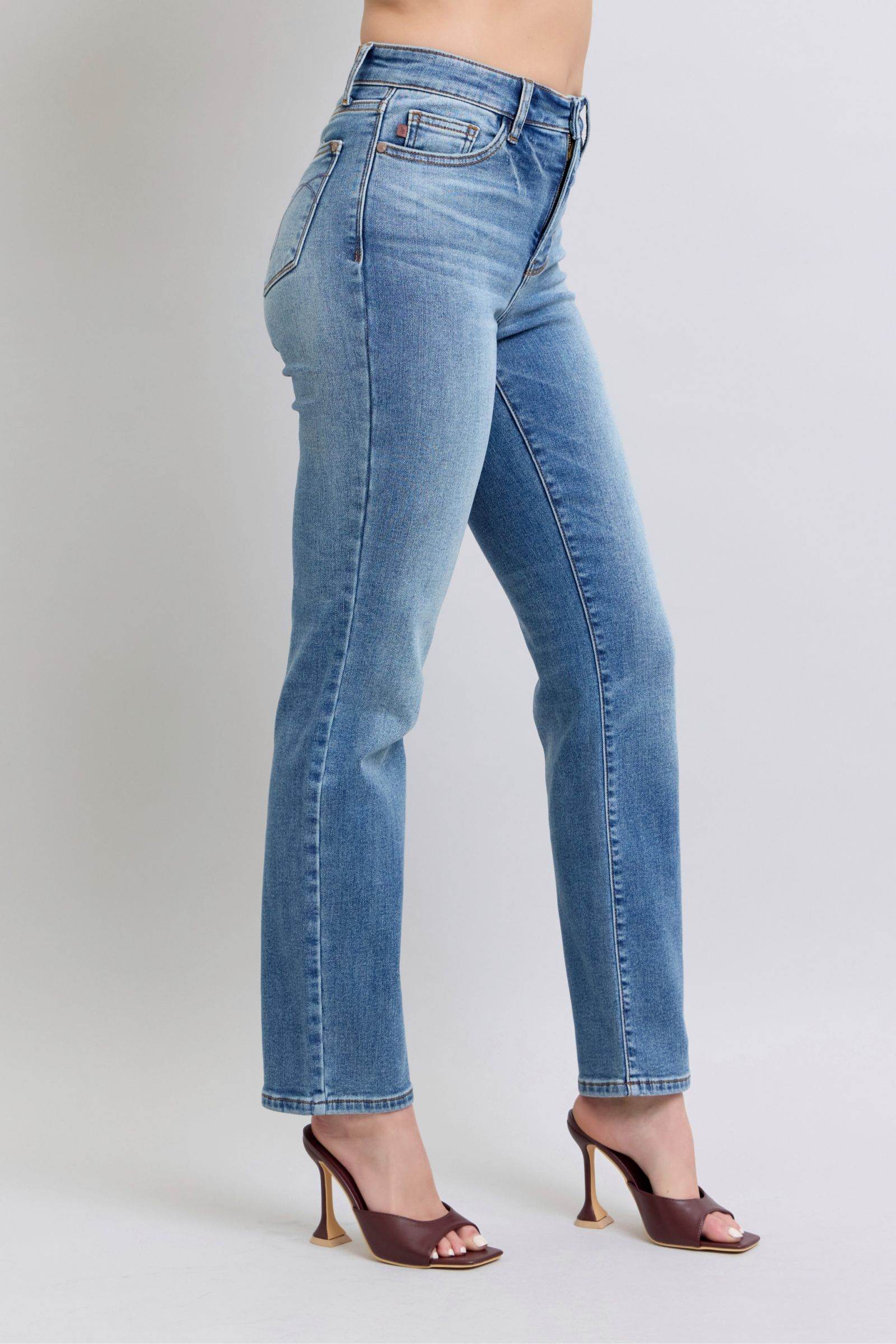 Judy Blue Full Size Run Vintage Wash Thermal Straight Jeans - Delanoir