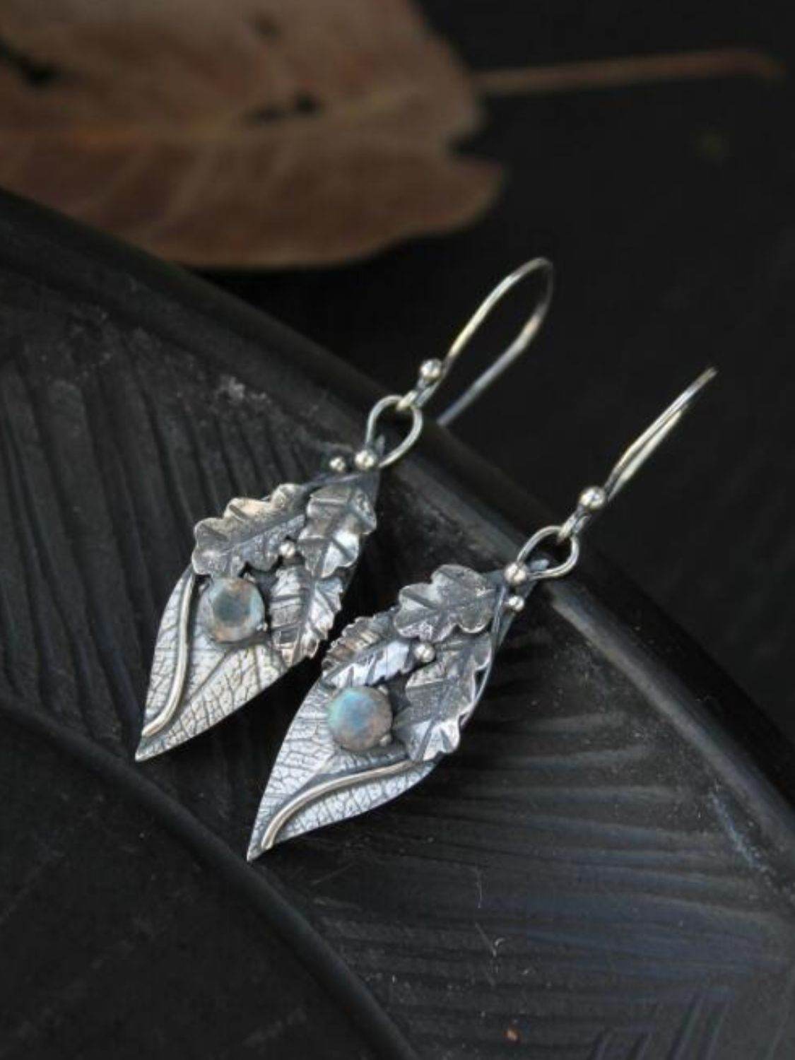 Alloy Rhinestone Leaf Shape Earrings - Delanoir