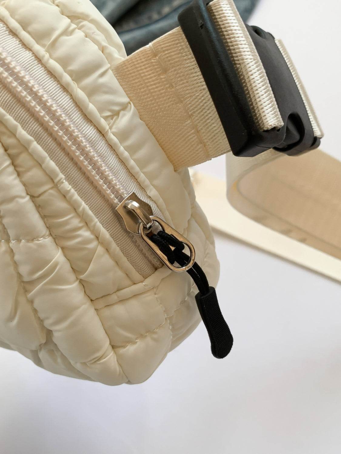 Bubble Texture Adjustable Strap Crossbody Bag - Delanoir