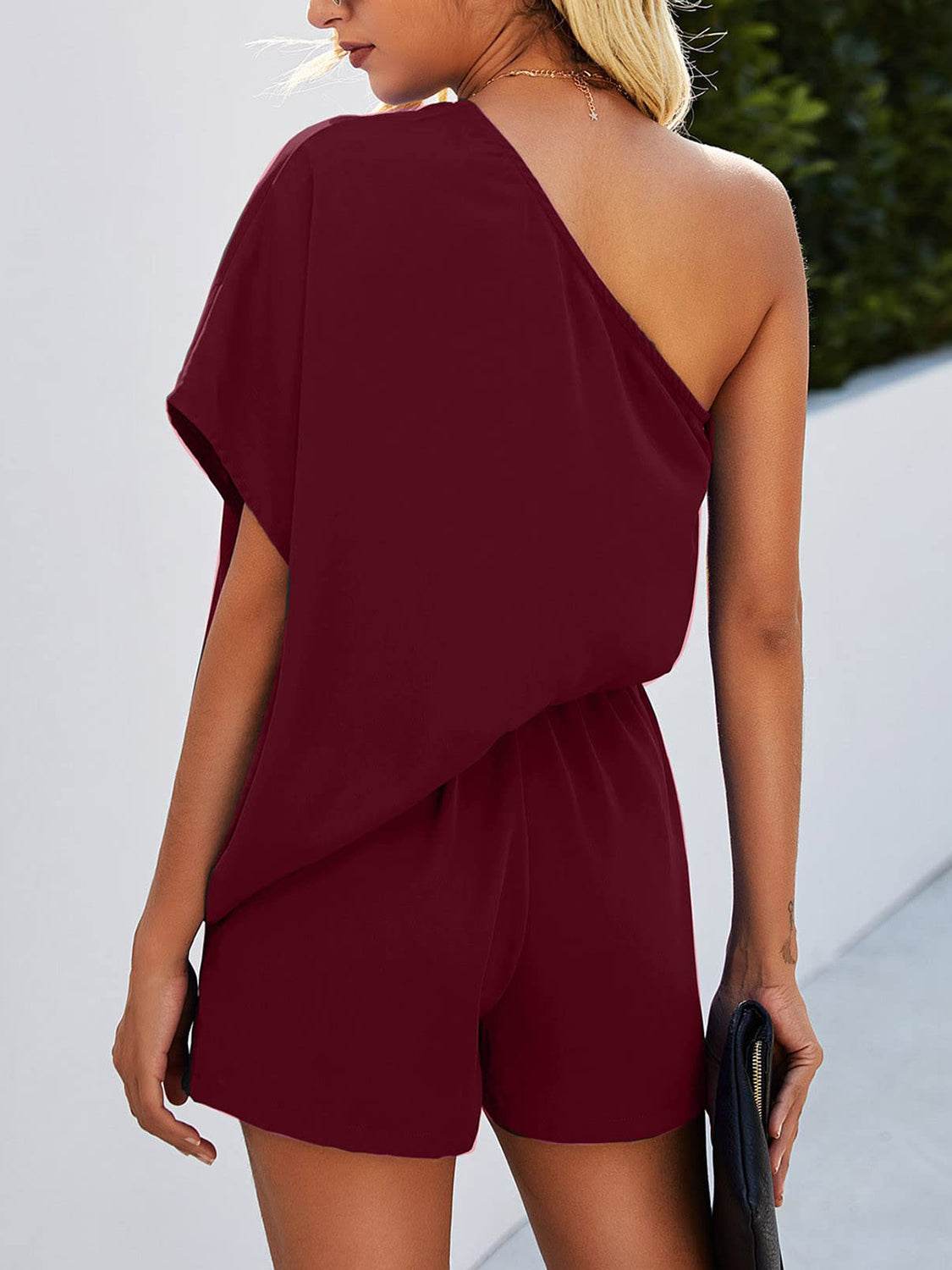 Single Shoulder Batwing Sleeve Romper - Delanoir