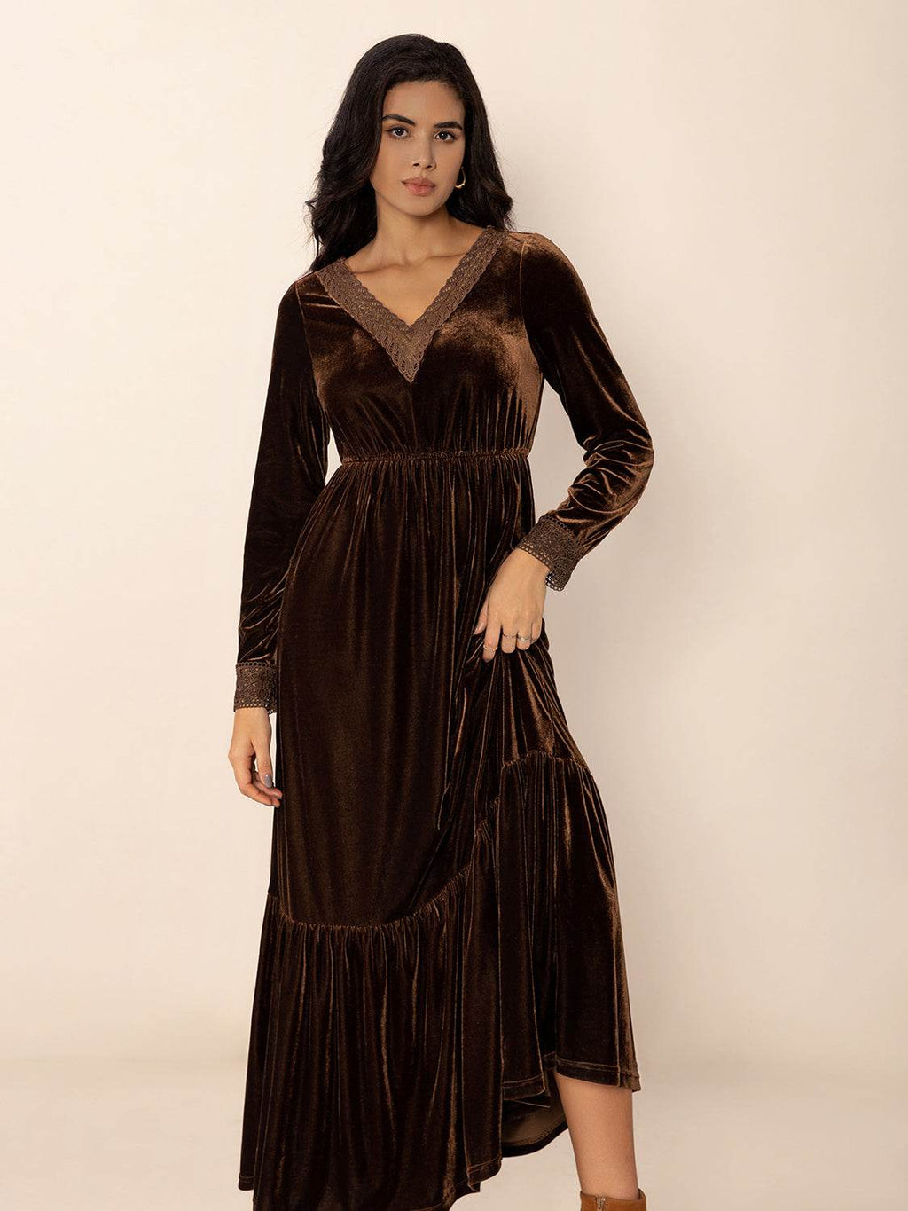 Lace Detail V-Neck Long Sleeve Maxi Dress - Delanoir