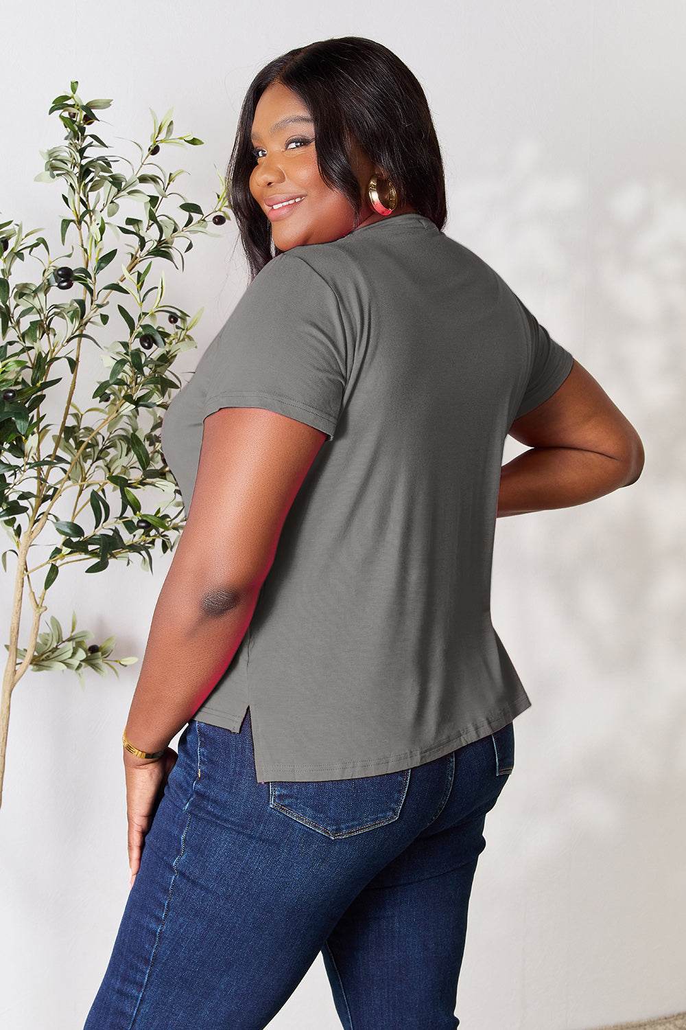 Basic Bae Full Size Round Neck Short Sleeve T-Shirt - Delanoir