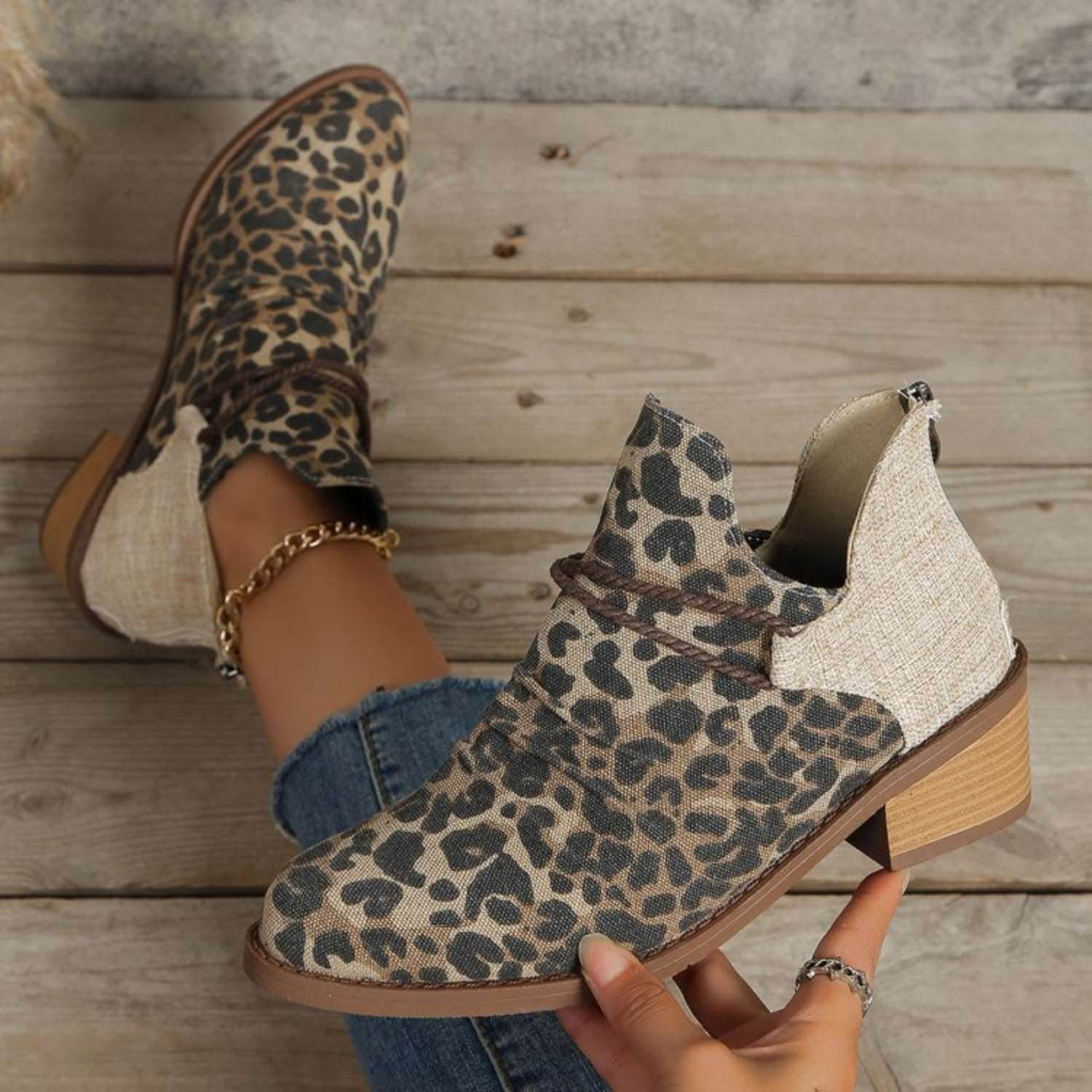 Contrast Canvas Low Heel Boots - Delanoir