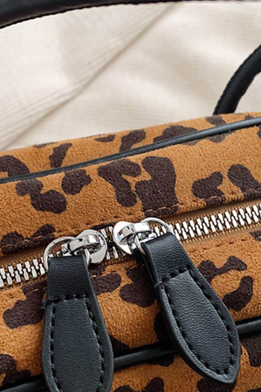 Leopard Suede Medium Shoulder Bag - Delanoir