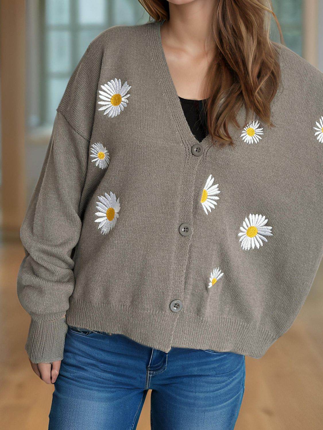 Daisy Button Up V-Neck Cardigan - Delanoir