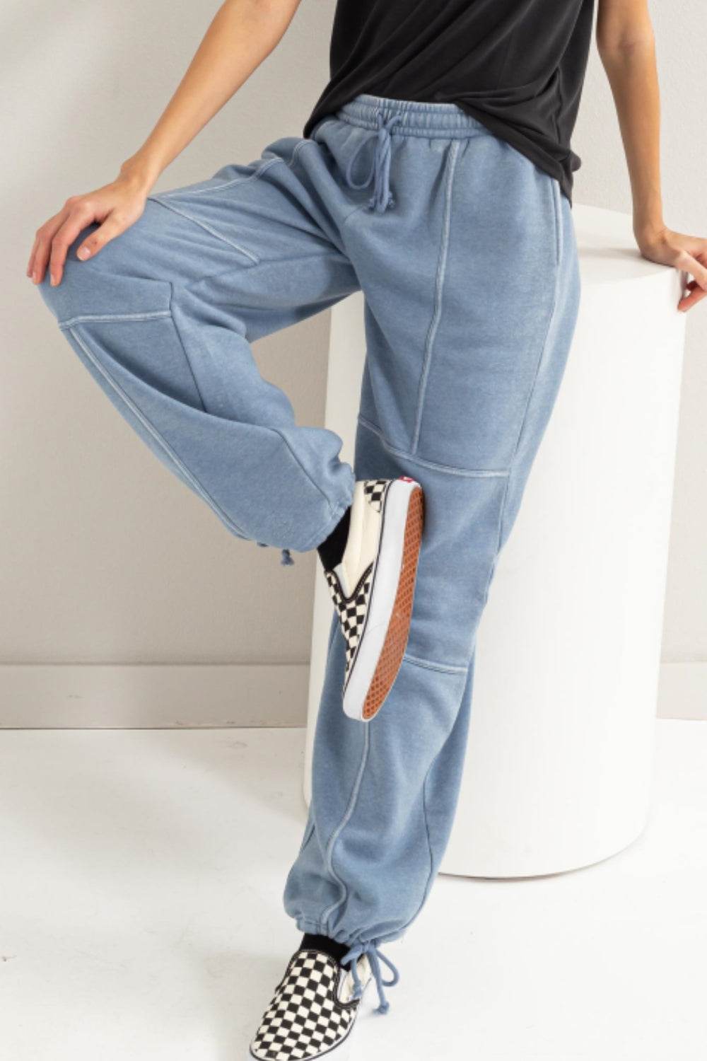HYFVE Stitched Design Drawstring Sweatpants - Delanoir
