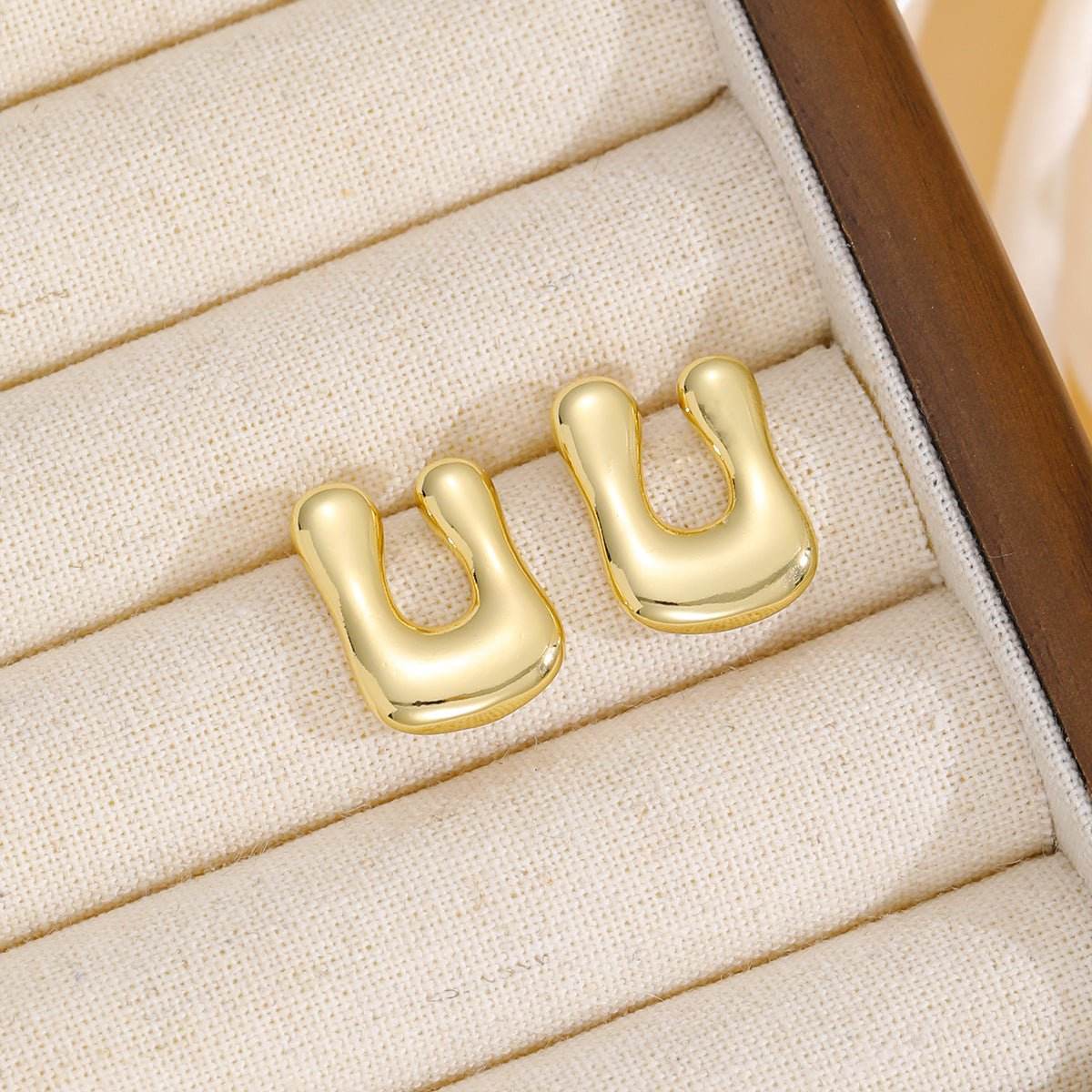 18K Gold-Plated Bubble Letter Stud Earrings - Delanoir