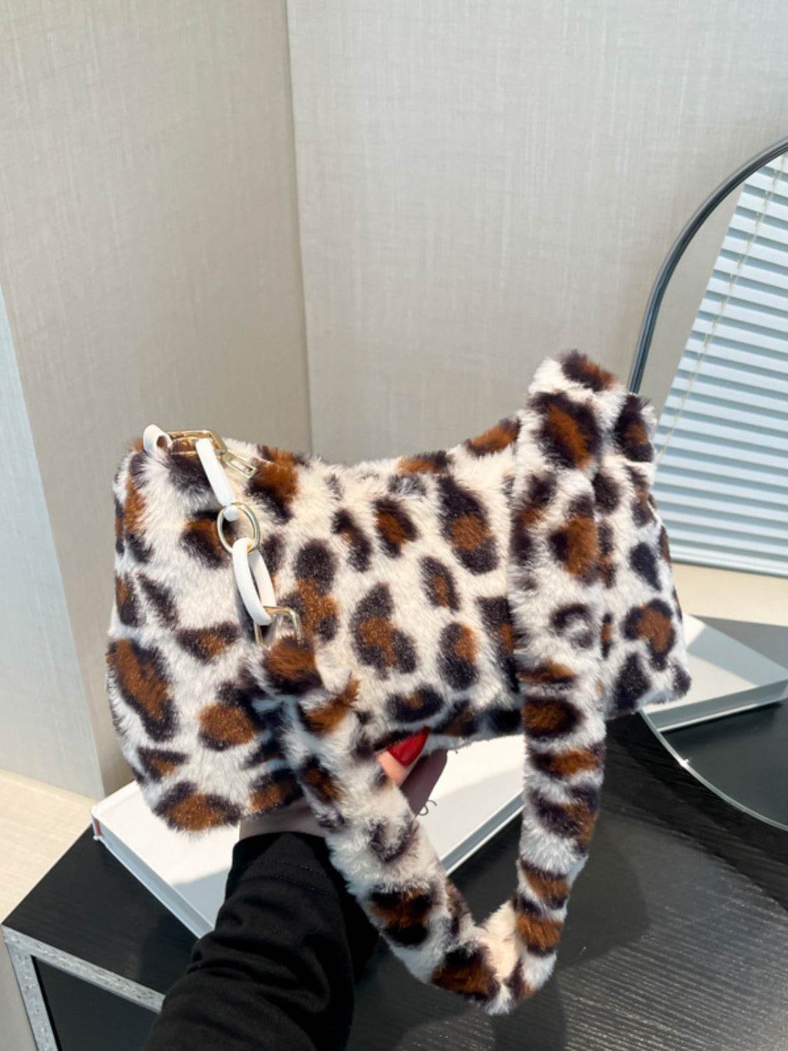 Leopard Fluff Shoulder Bag - Delanoir