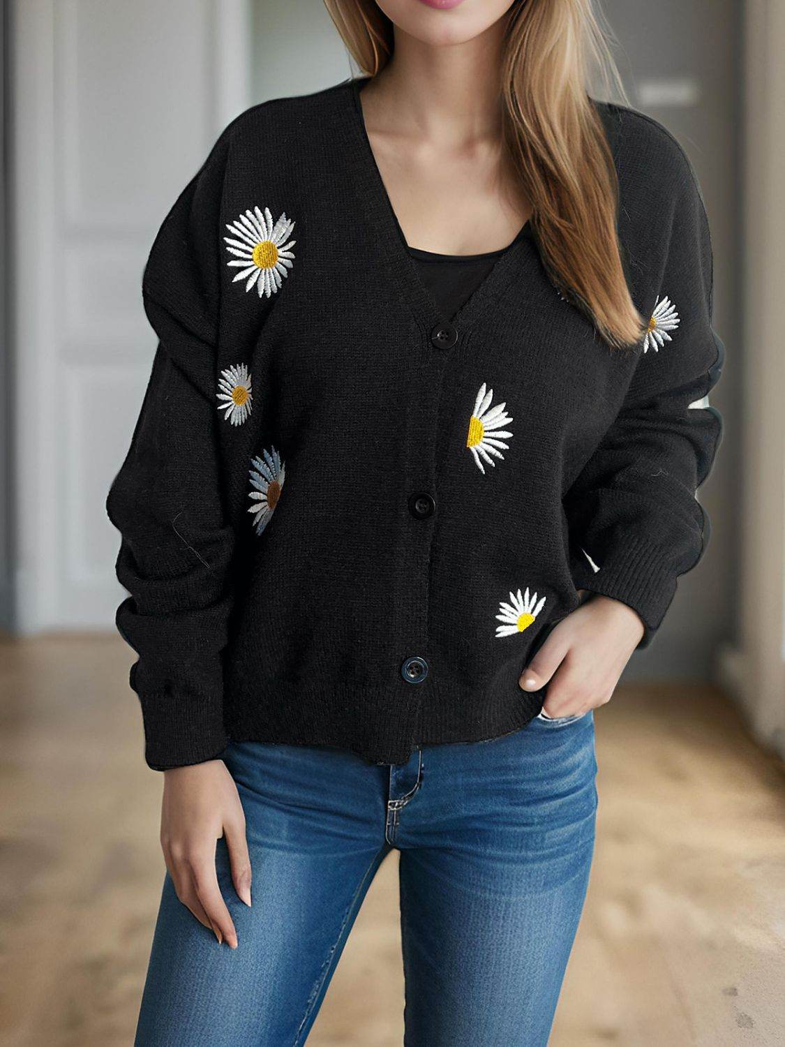 Daisy Button Up V-Neck Cardigan - Delanoir