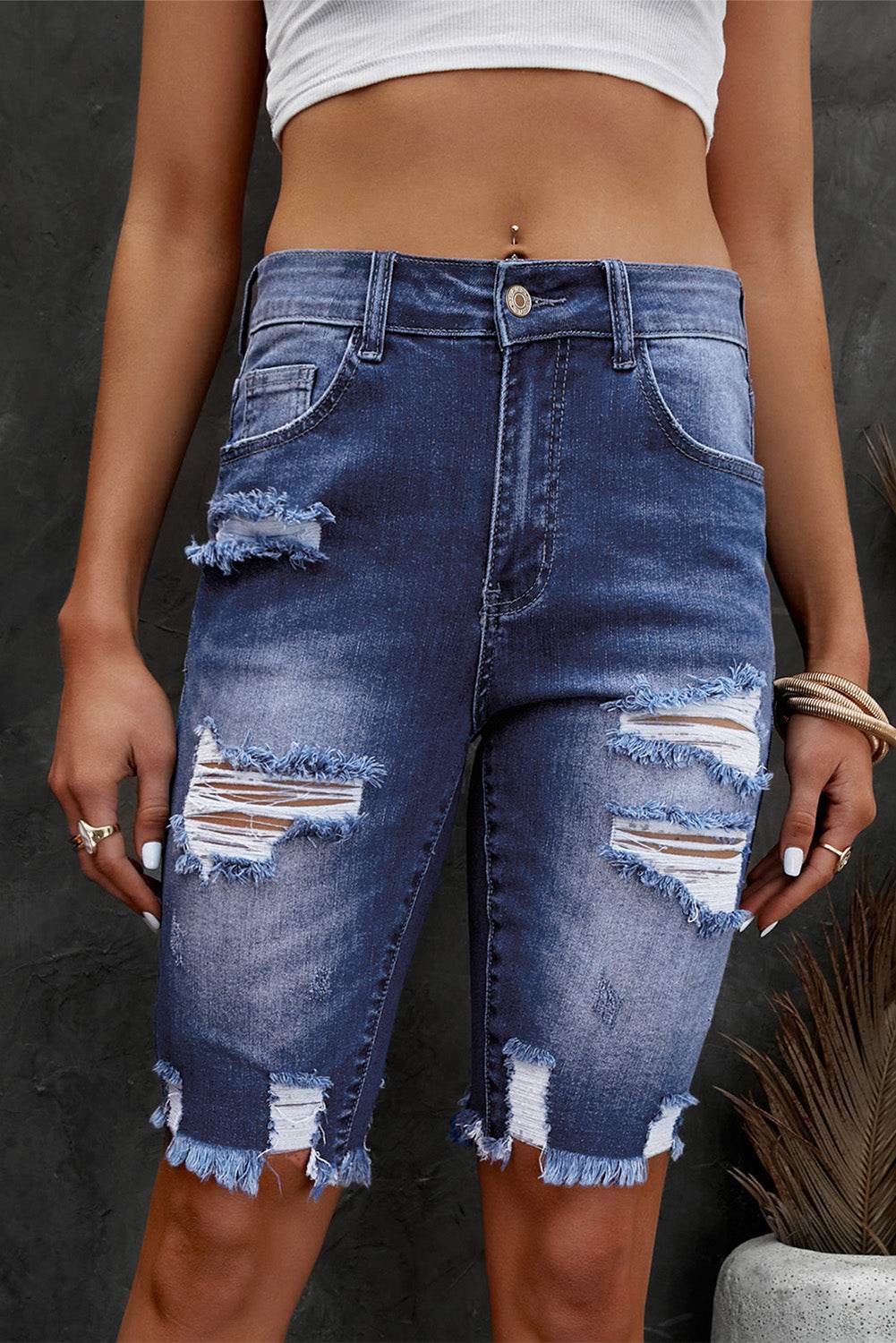 Distressed Frayed Hem Denim Bermuda Shorts - Delanoir