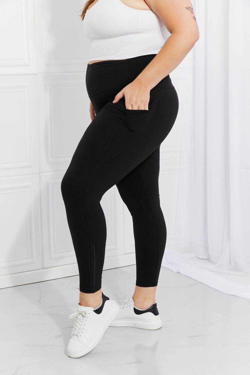 Leggings Depot Full Size Strengthen and Lengthen Reflective Dot Active Leggings - Delanoir
