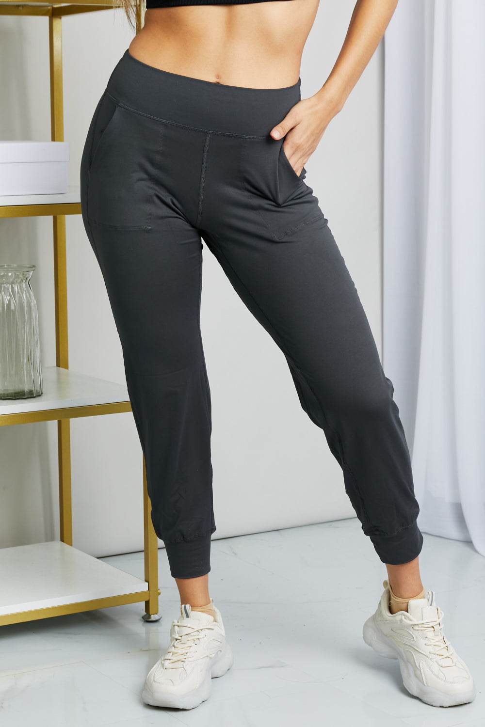 Leggings Depot Full Size Wide Waistband Cropped Joggers - Delanoir