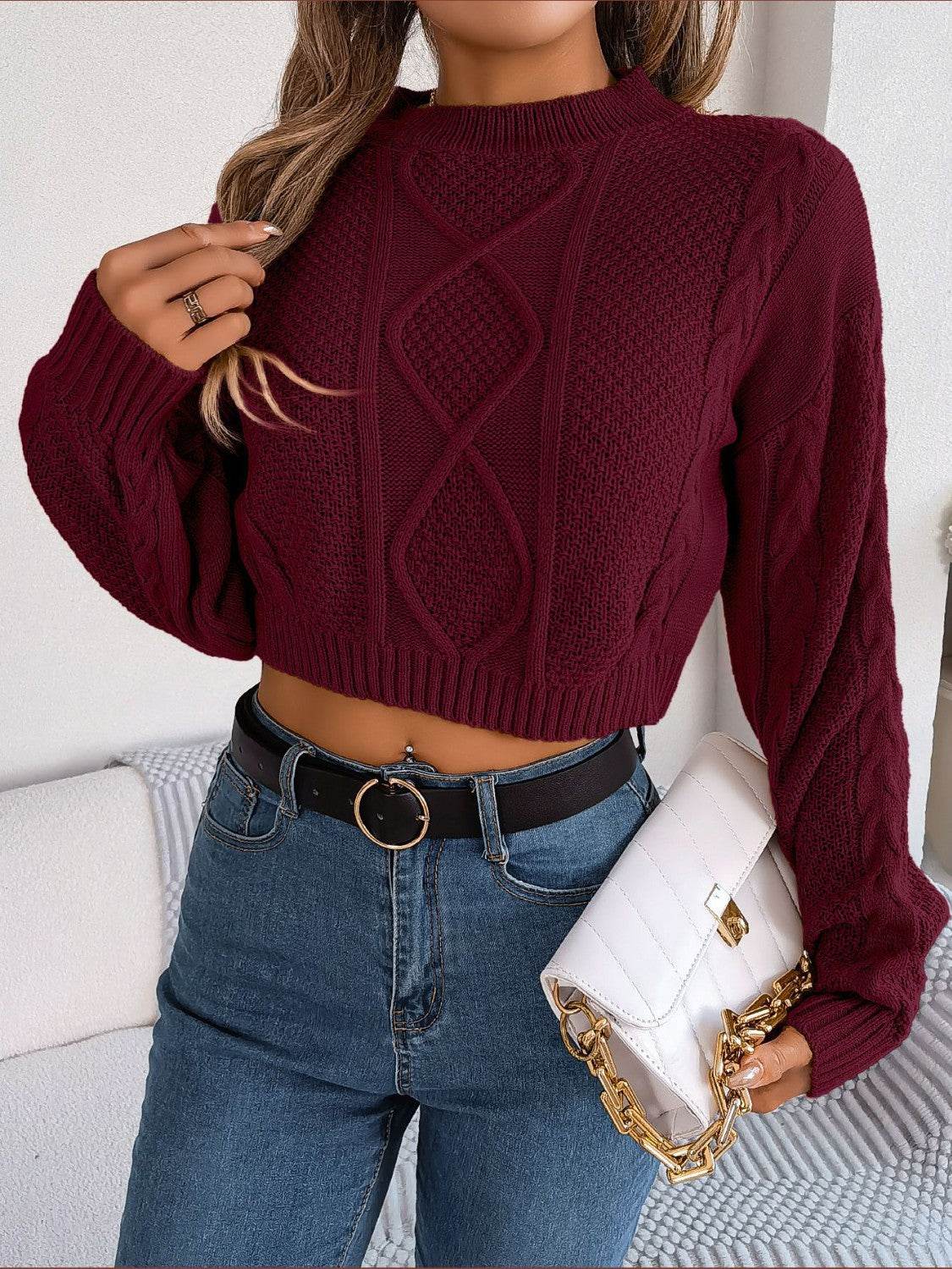 Cable-Knit Round Neck Cropped Sweater - Delanoir