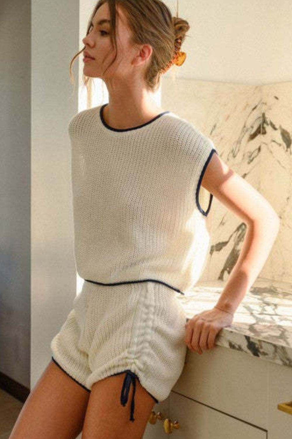 Contrast Trim Round Neck Top and Shorts Sweater Set - Delanoir