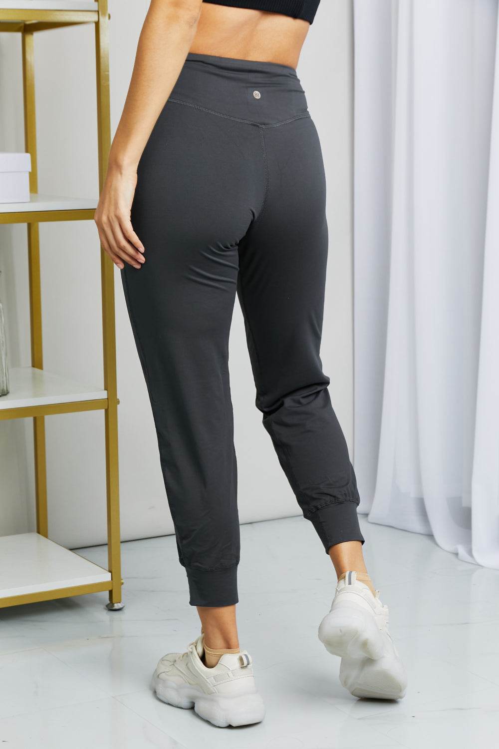 Leggings Depot Full Size Wide Waistband Cropped Joggers - Delanoir