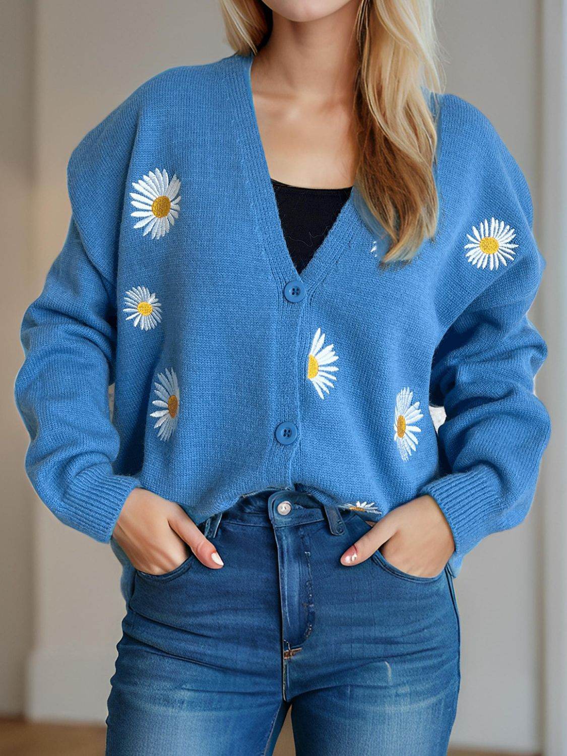 Daisy Button Up V-Neck Cardigan - Delanoir