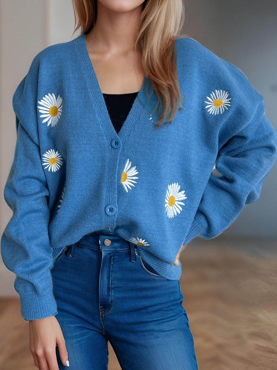 Daisy Button Up V-Neck Cardigan - Delanoir