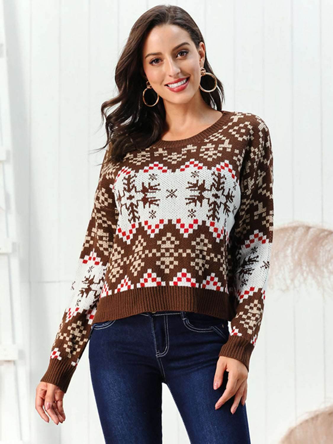 Snowflake Pattern Round Neck Sweater - Delanoir