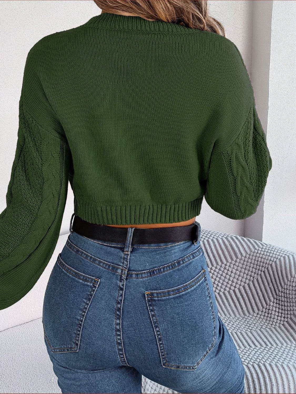 Cable-Knit Round Neck Cropped Sweater - Delanoir