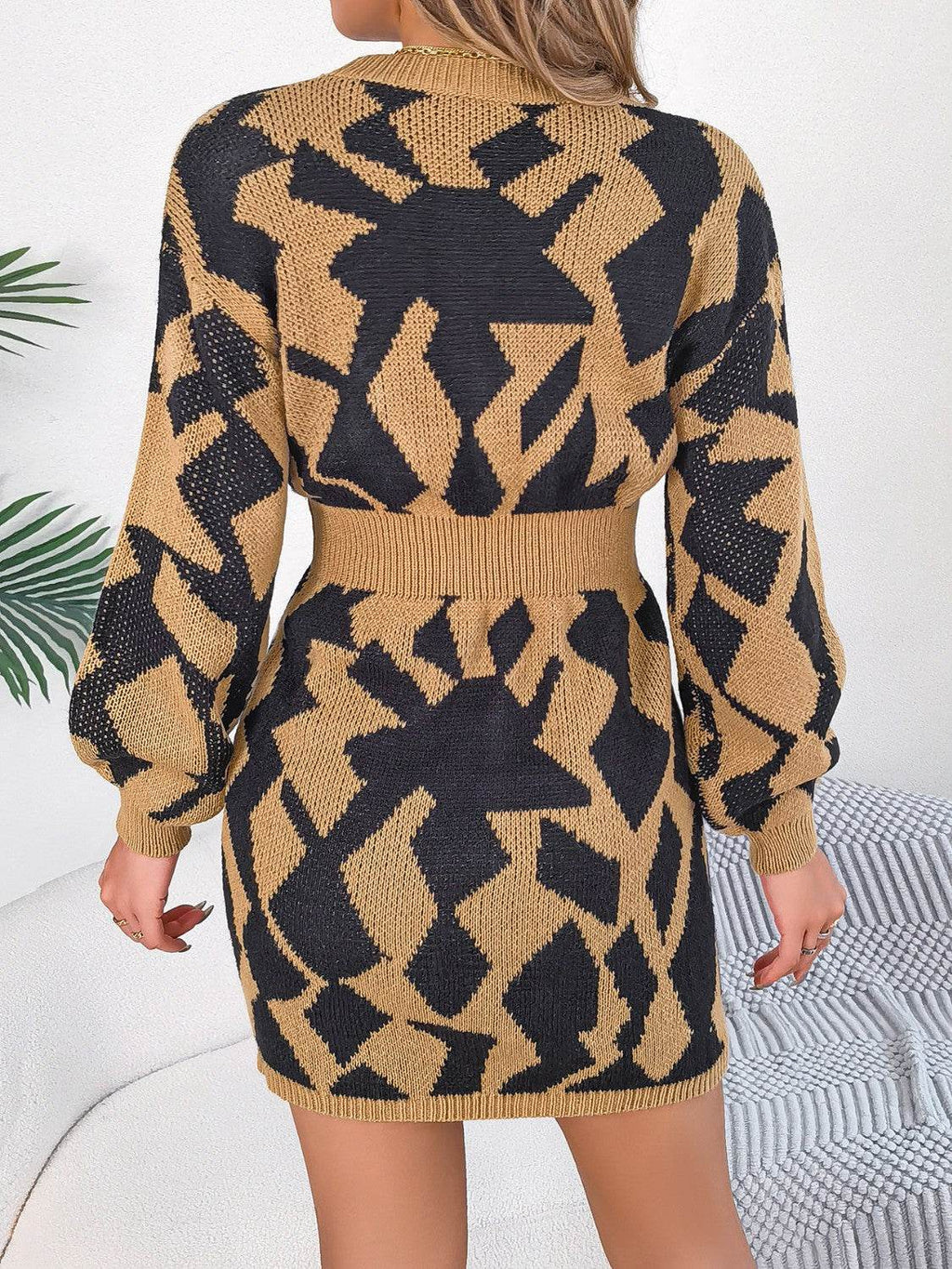 Contrast Round Neck Cutout Long Sleeve Mini Sweater Dress - Delanoir