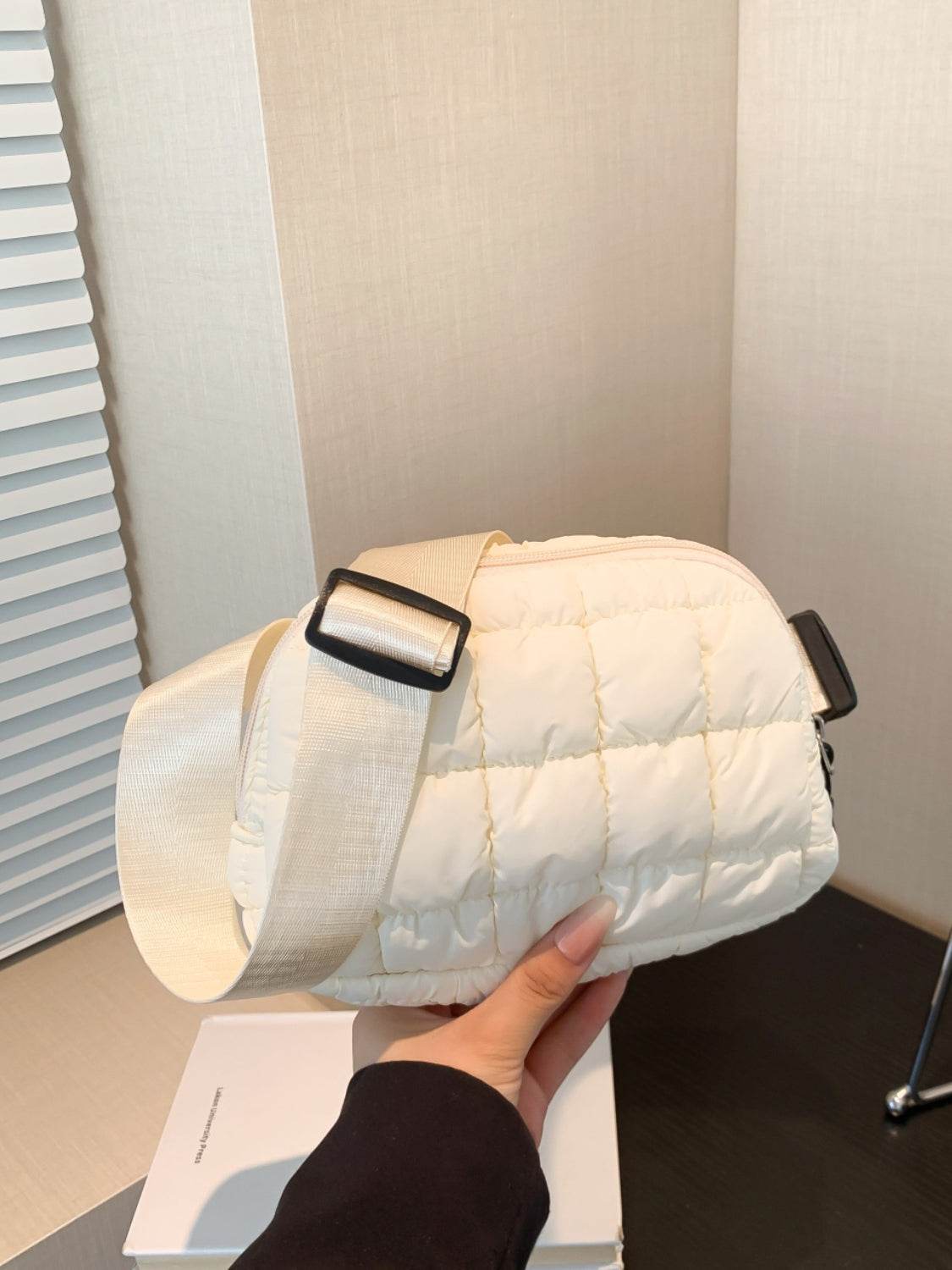 Bubble Texture Adjustable Strap Crossbody Bag - Delanoir