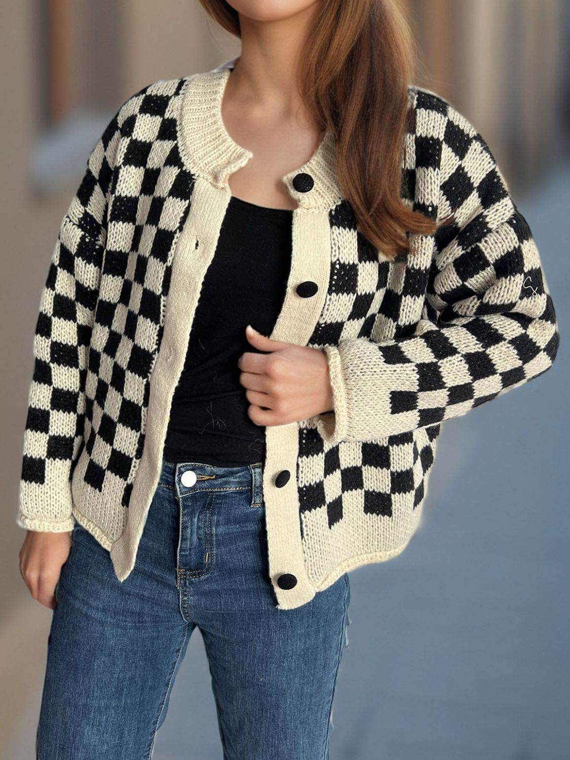 Checkered Button Up Round Neck Cardigan - Delanoir