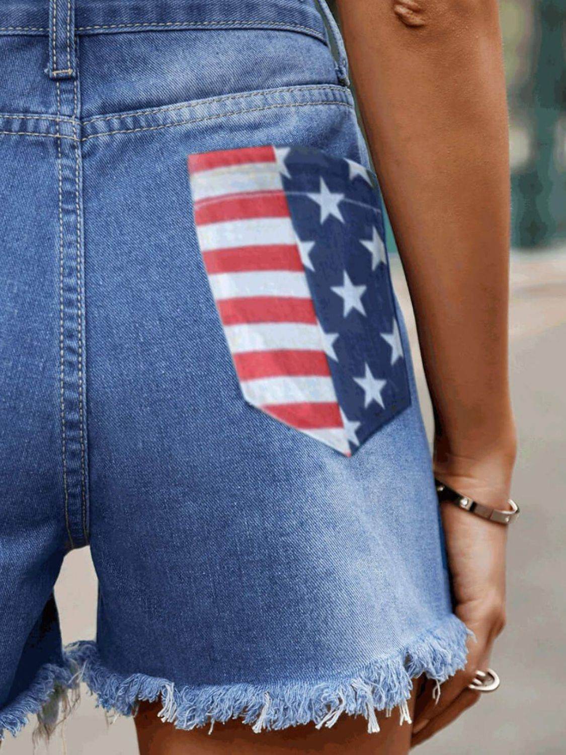 Raw Hem Denim Shorts with Pockets - Delanoir